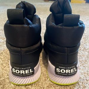 BRAND NWOT....WOMEN'S OUT N ABOUT™ III PUFFY ZIP BOOT---Size 7.5